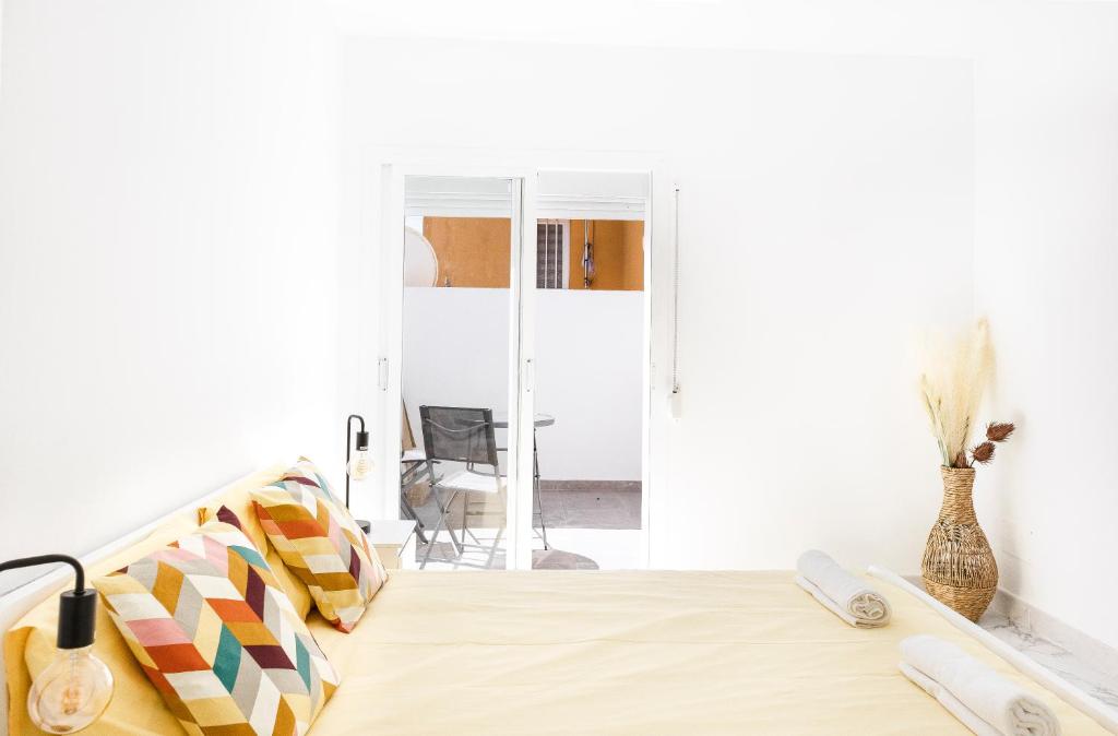 Lovely 2-bedroom home in Pueblo Nuevo de Guadiaro photo 2