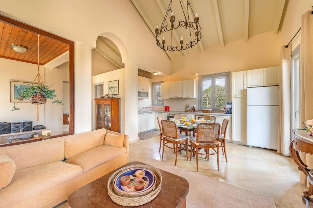 Villa Loukia photo 2