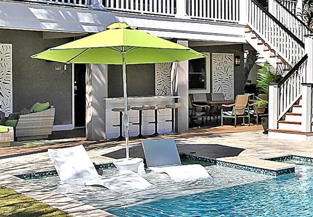 Luxury Modern Home- Steps 2 Beach, Private Pool/Bar, Sleeps 16, 7 BD-5.5 BR- 'The Lucky Penny' photo 4