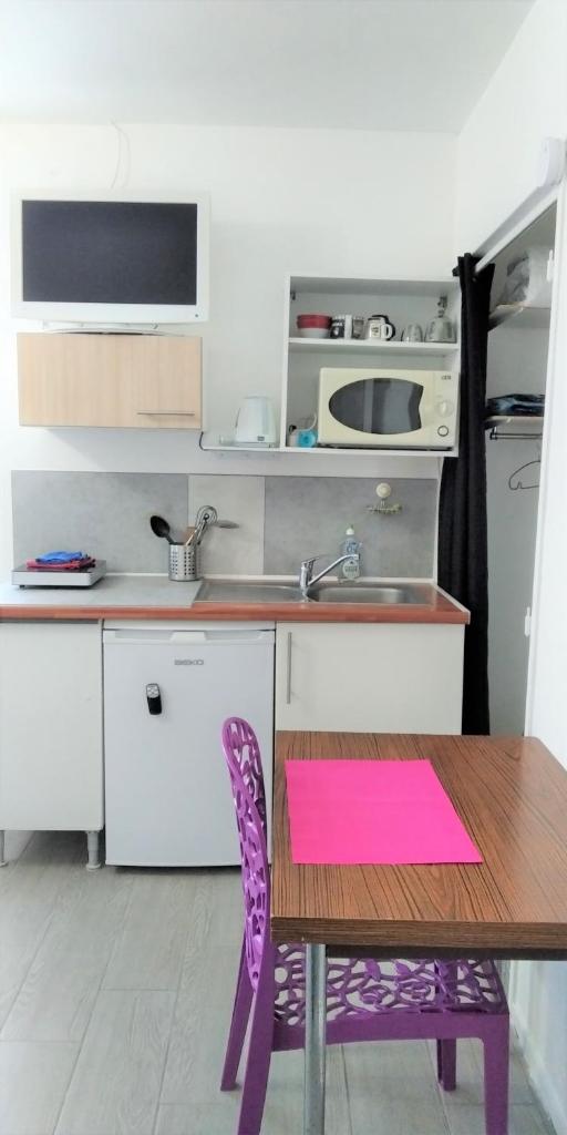 Chambre 1 PERSONNE et STUDIO 1 personne Avec Entrée Libre et Salle de Bain Privée photo 4