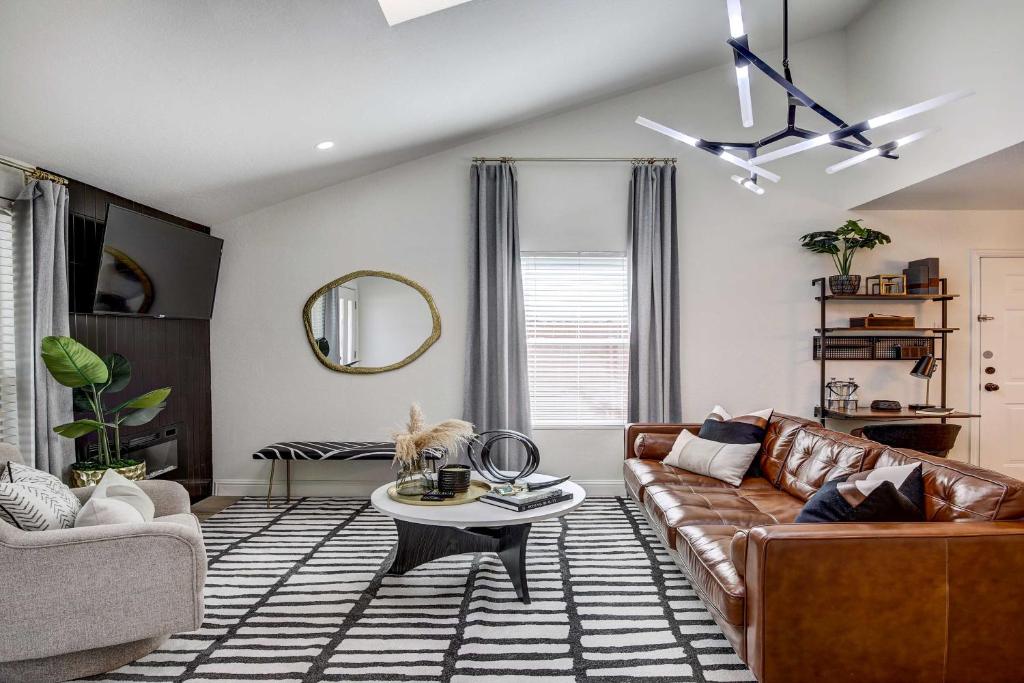 Stylish Allen Home near Watters Creek Village photo 1