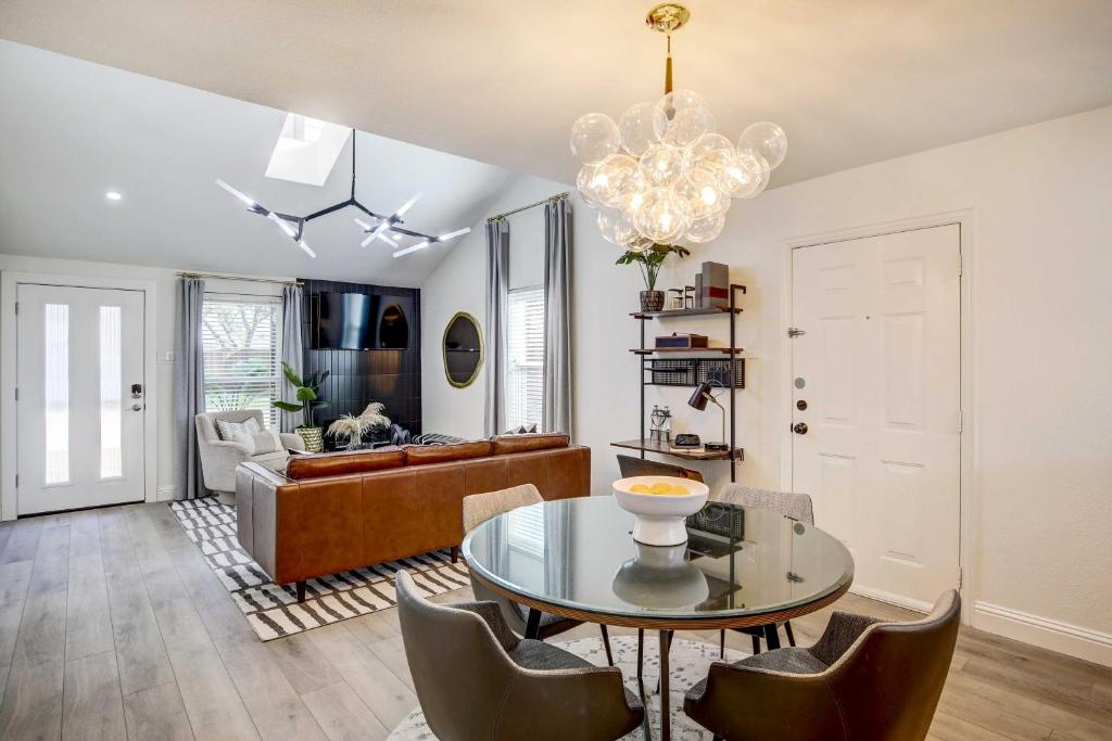 Stylish Allen Home near Watters Creek Village photo 3
