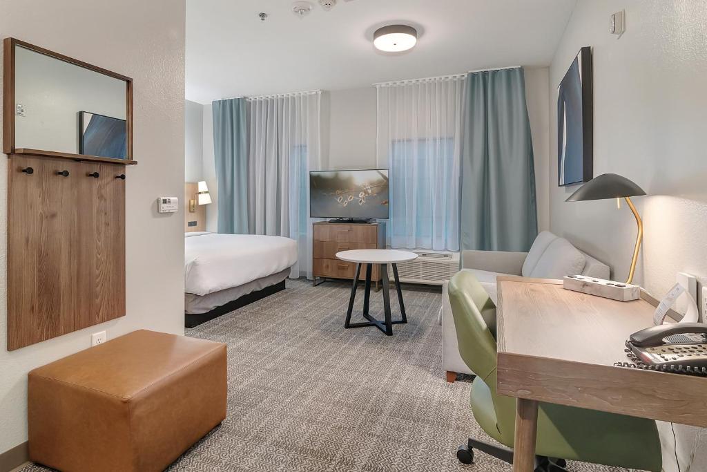 Staybridge Suites Tyler University Area, an IHG Hotel photo 4