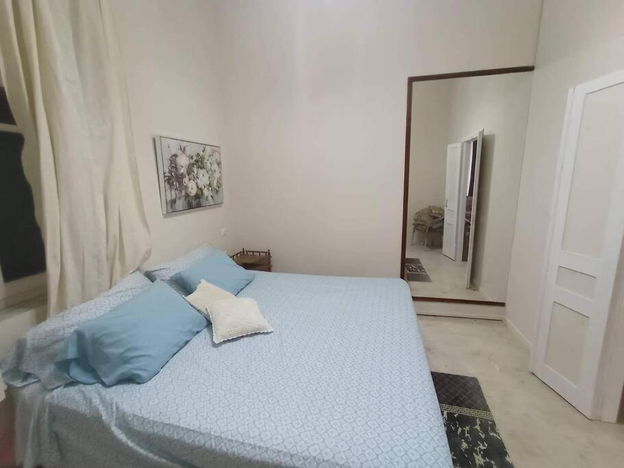 The -300 -a centrally located heritage home photo 2