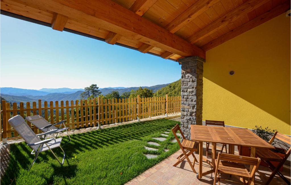 Awesome Apartment In Sasseta Zignago With 1 Bedrooms And Wifi photo 2