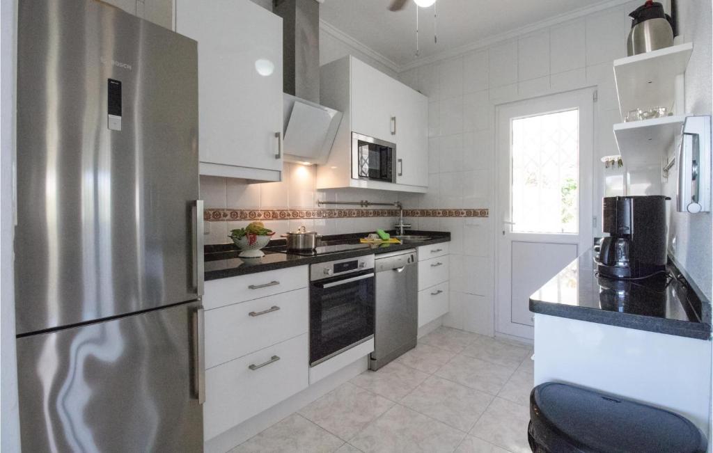 Beautiful Home In Ciudad Quesada-rojales With Outdoor Swimming Pool, Wifi And Private Swimming Pool photo 4