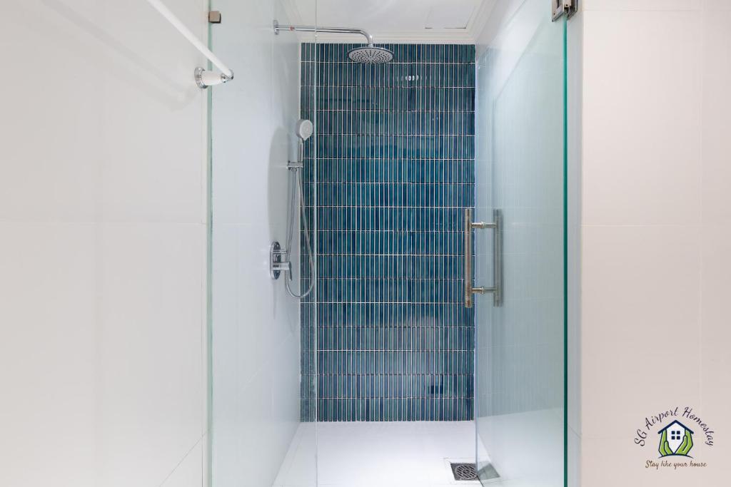 Airport Homestay- Luxury Studio- Free GYM- POOL- BBQ