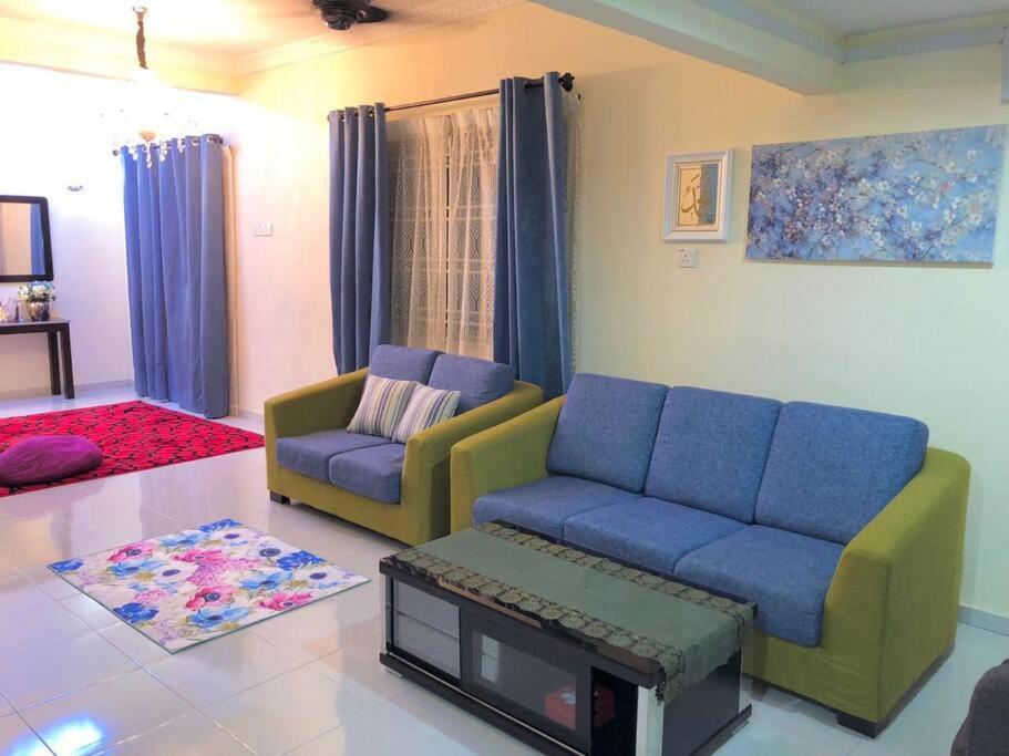 Mirza Homestay Kulai With Large Car Park