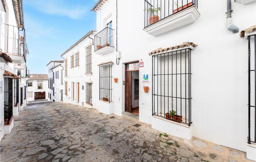 Awesome Apartment In Grazalema With 3 Bedrooms