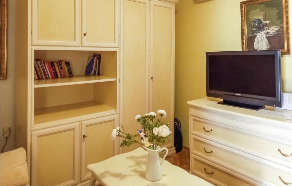 Beautiful Apartment In Palit With 1 Bedrooms And Wifi photo 1