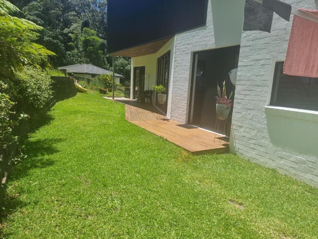 RESIDENTIAL 4 BEDROOM House photo 2