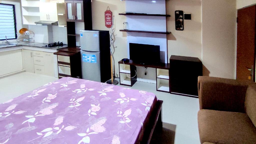 Lily Room at Apartment Cibubur Village photo 2