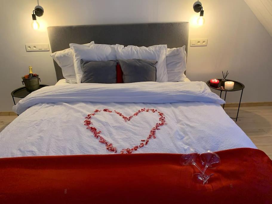 Lovely 1-bedroom appartement Le Joyau with indoor pool and sauna photo 3