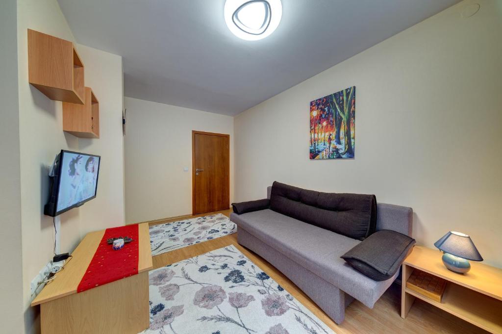 *Cozy and Cute* 1BD Apartment in The Castle Complex photo 4