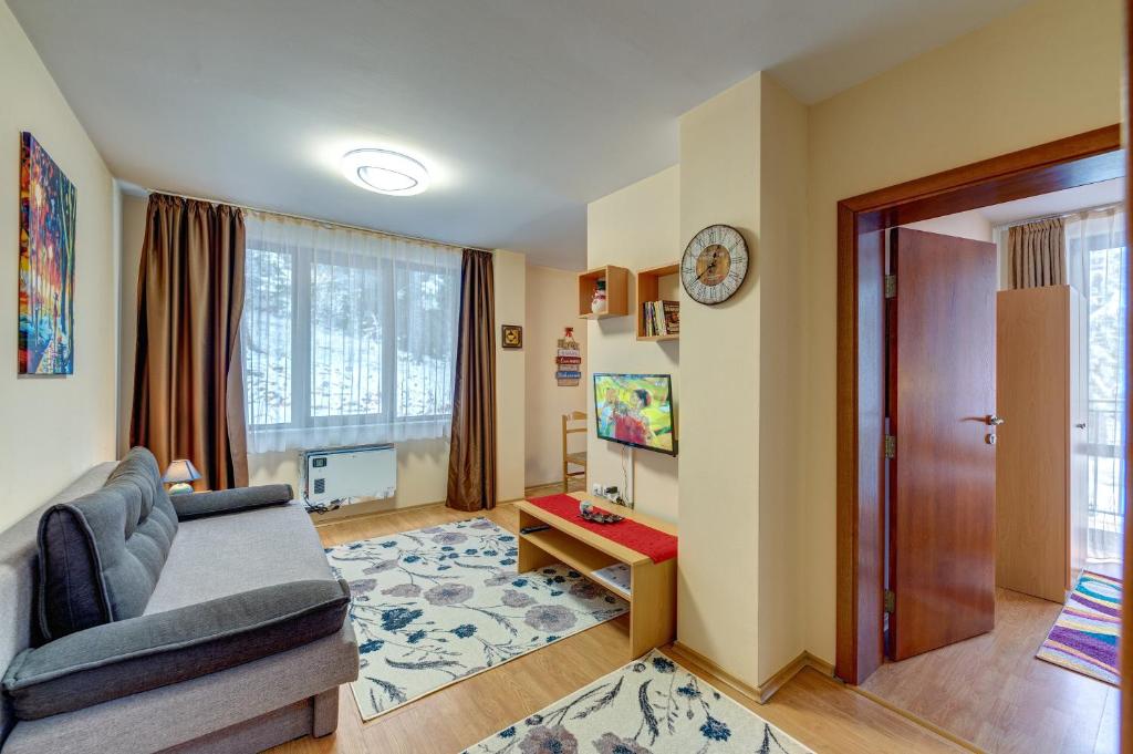 *Cozy and Cute* 1BD Apartment in The Castle Complex photo 2