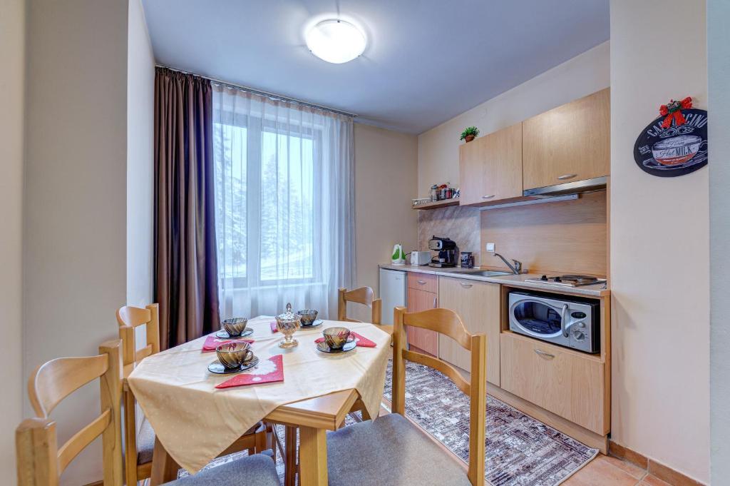*Cozy and Cute* 1BD Apartment in The Castle Complex photo 3