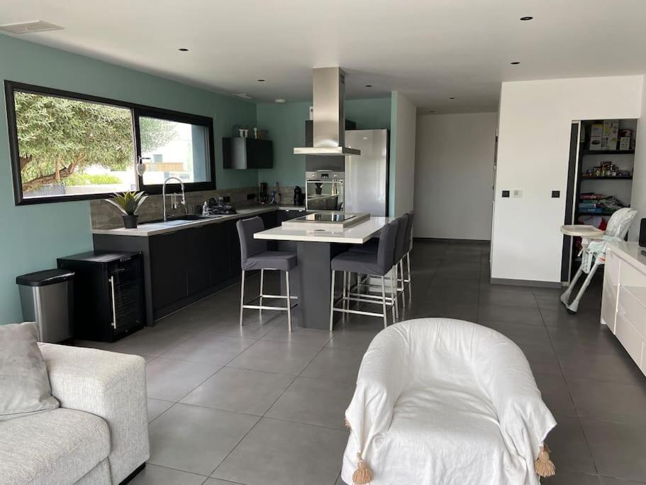 Villa contemporaine située dans un quartier calme photo 2
