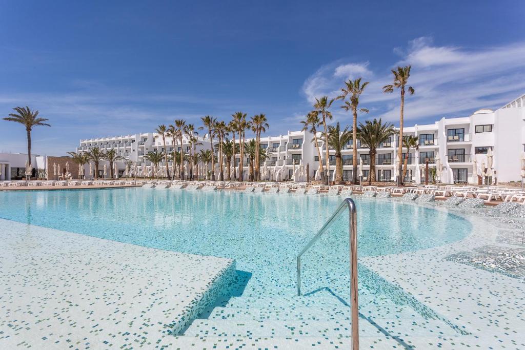Grand Palladium White Island Resort & Spa - All Inclusive photo 3