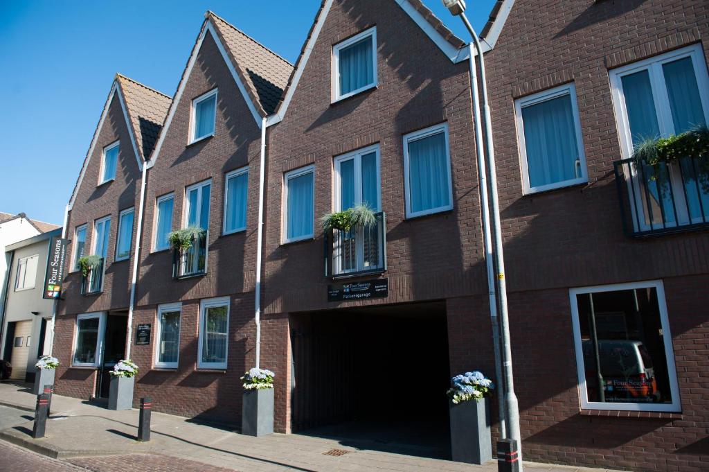 Apartments Four Seasons Zuiderstraat photo 3