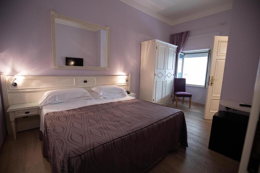 Hotel London photo 2