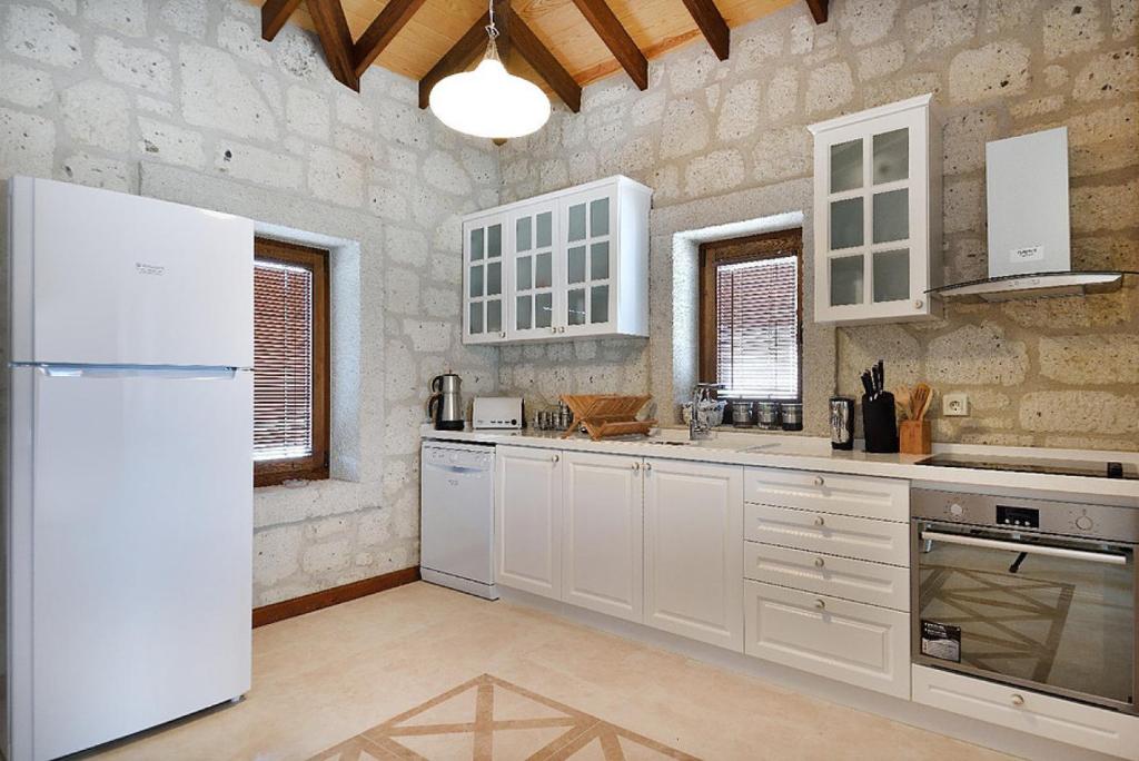 Dreamy Villa near Beach with Backyard in Bozcaada photo 3