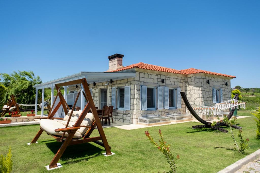 Dreamy Villa near Beach with Backyard in Bozcaada photo 4