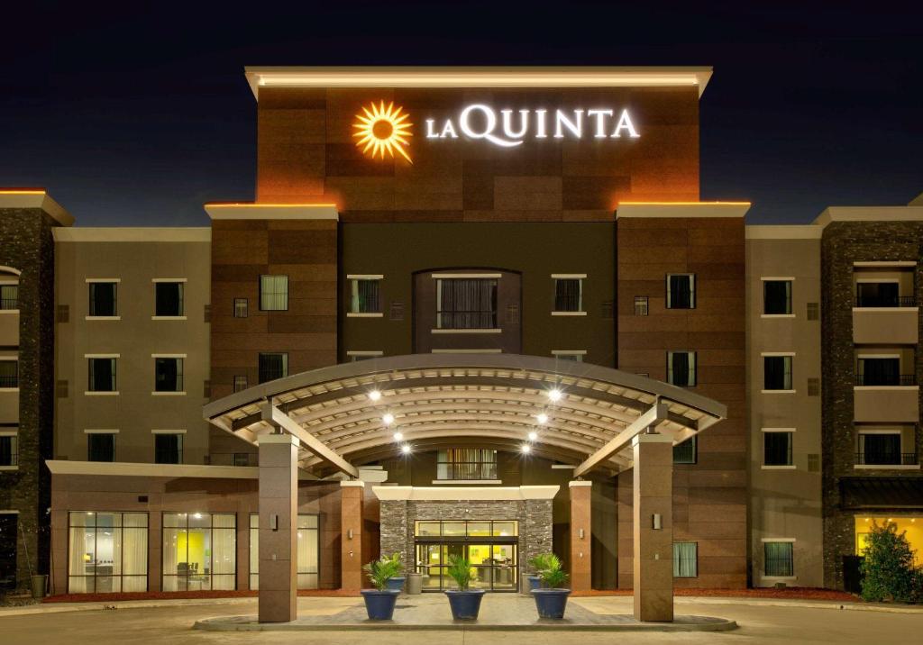 La Quinta Inn & Suites by Wyndham Lubbock Southwest photo 1