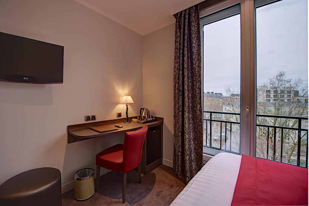 Четырехместный (Четырехместный номер), Hôtel Du Midi Paris Montparnasse