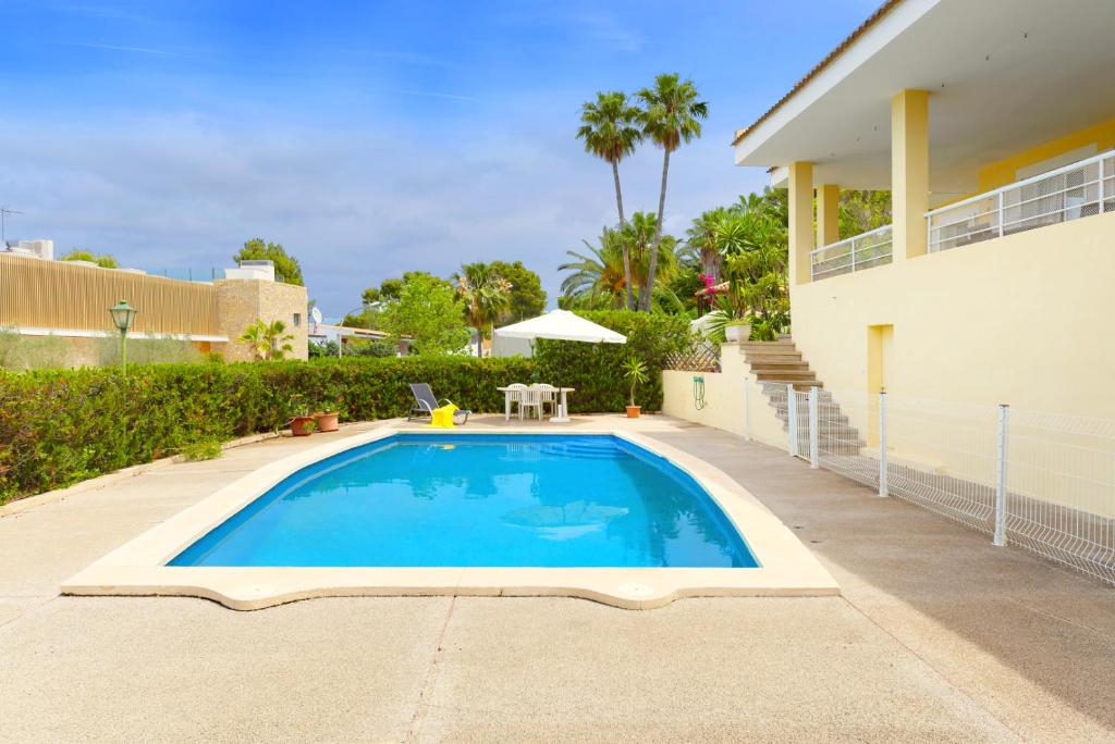 BeOnHolidays Villa Berry photo 1