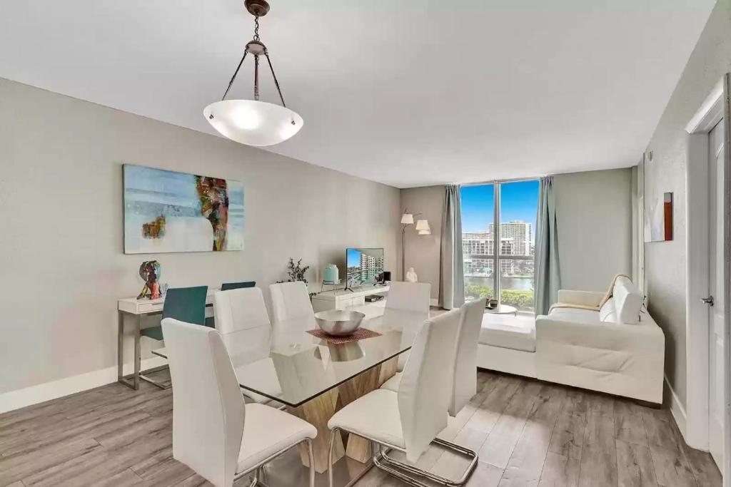 Amazing Apartment on hollywood beach TIDES photo 3