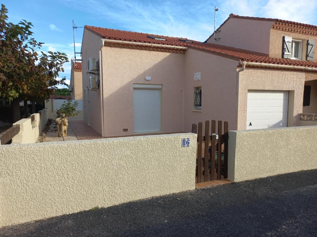 Villa Cara, 6 personnes, proche plage et commerces, secteur calme, Classé 3 étoiles photo 3