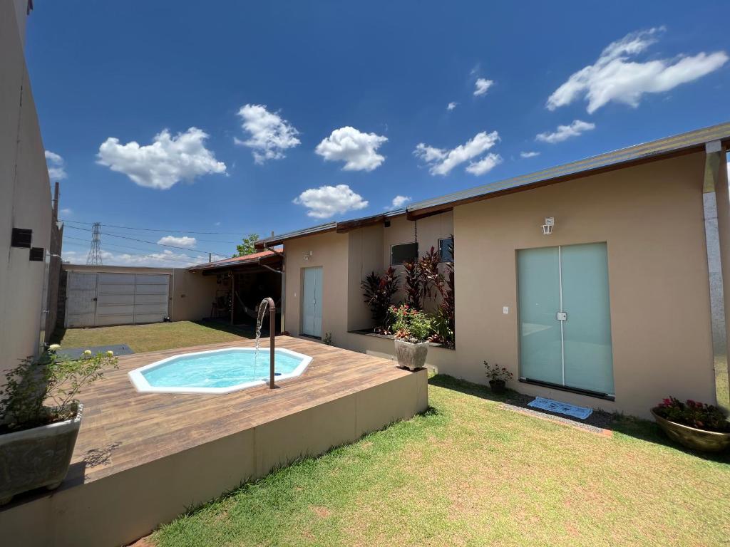 Casa c/ quartos separados + churrasqueira ampla.
