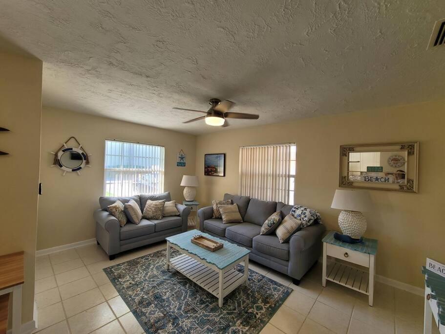 Beachy Sarasota Duplex image