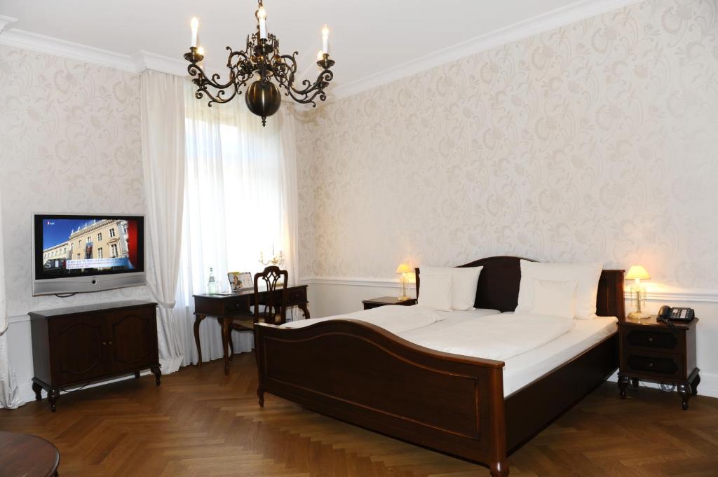 HELIOPARK Bad Hotel Zum Hirsch photo 3
