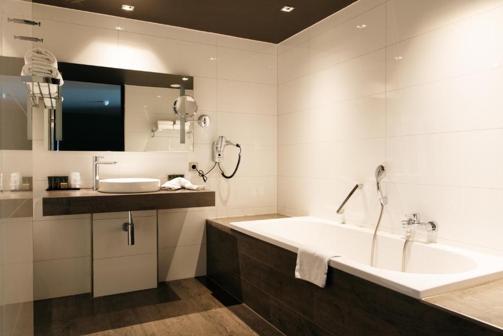 Van der Valk Hotel Apeldoorn - de Cantharel photo 1