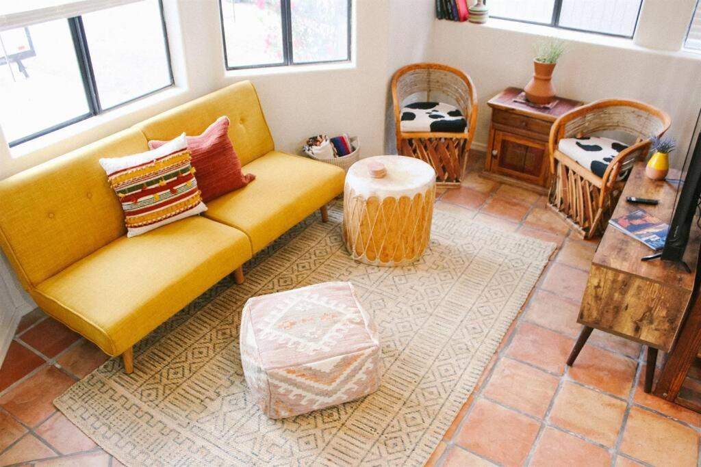 Charming Southwest Studio Blocks to Dntwn Tempe (A) - Tap to explore photos
