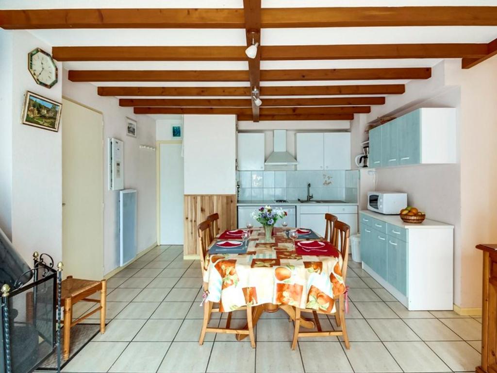 Appartement Esquièze-Sère, 3 pièces, 7 personnes - FR-1-402-1