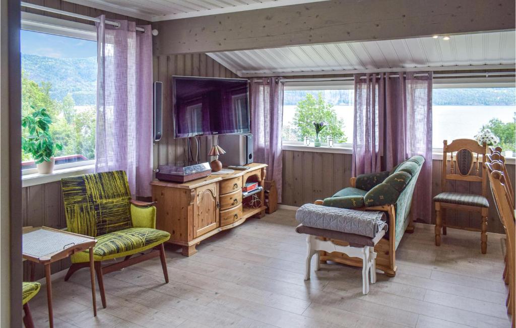 Amazing Home In Vikersund With Jacuzzi And 4 Bedrooms photo 2
