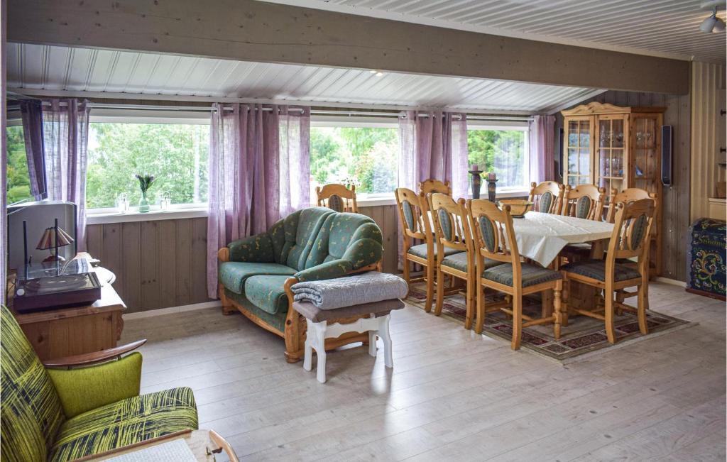 Amazing Home In Vikersund With Jacuzzi And 4 Bedrooms photo 3