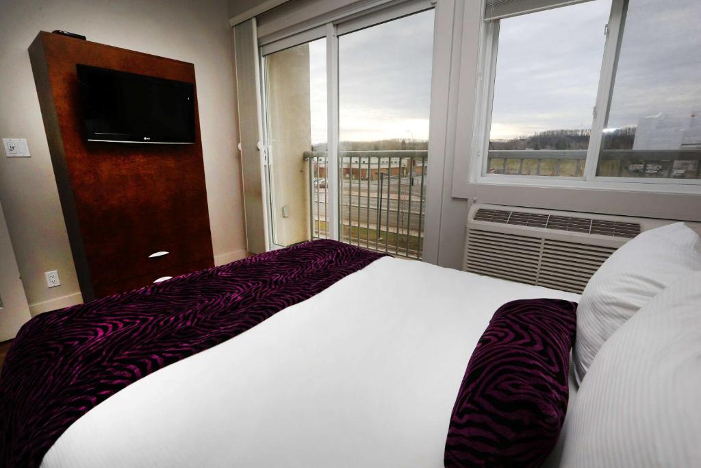 Baymont by Wyndham Fort McMurray photo 2