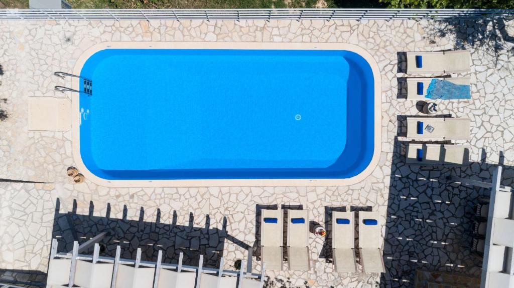 Villa Chrysallis with heated pool photo 2