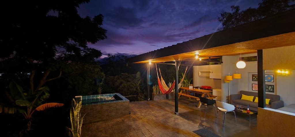 Glamping Gaia Origen en Cali - Cabaña y Domo Geodésico a 10 min de los Gatos del Río