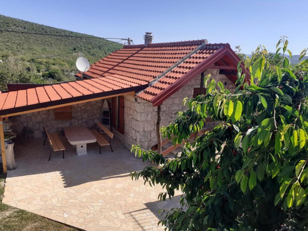 Patakun holiday home for 5, with heated pool photo 3