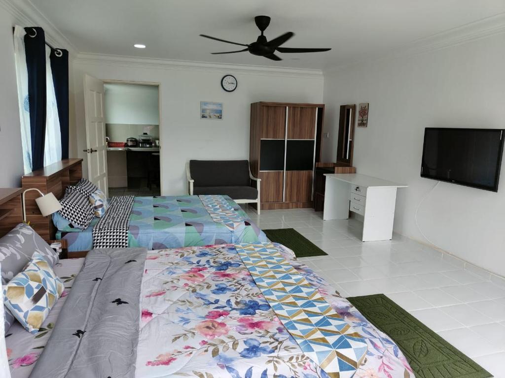 Sunrise Bedrooms and Transit photo 3