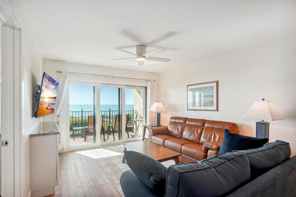 Land's End 7-402 Beach Front - Premier image