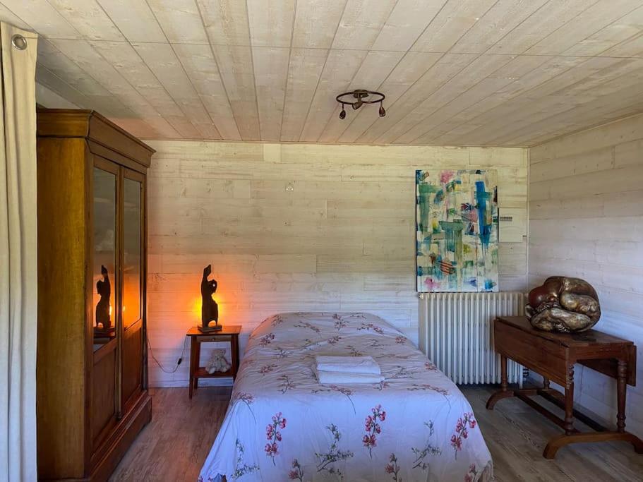 Maison avec piscine intérieure chauffée,sauna, et billard photo 3