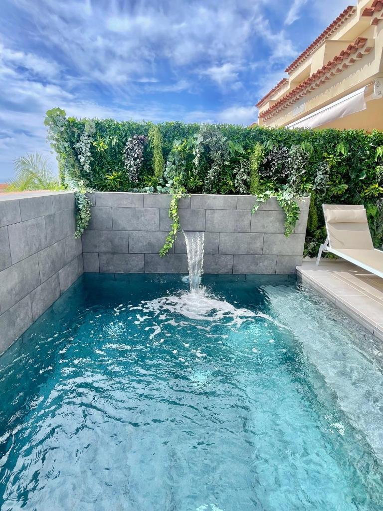 The Retreat House - Private Pool photo 2