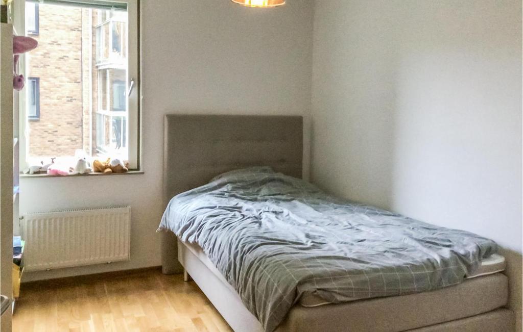 Beautiful Apartment In Vsters With Wifi And 3 Bedrooms photo 4