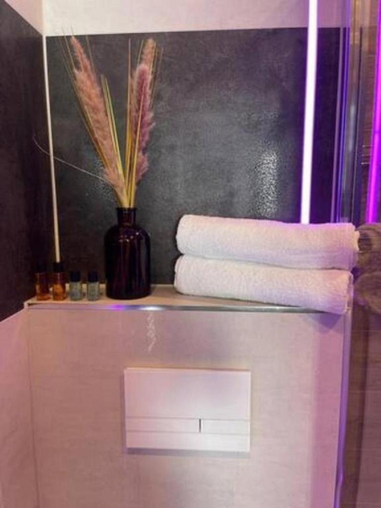 #1 TGHA Luxury Studio Apartment in Athlone photo 3
