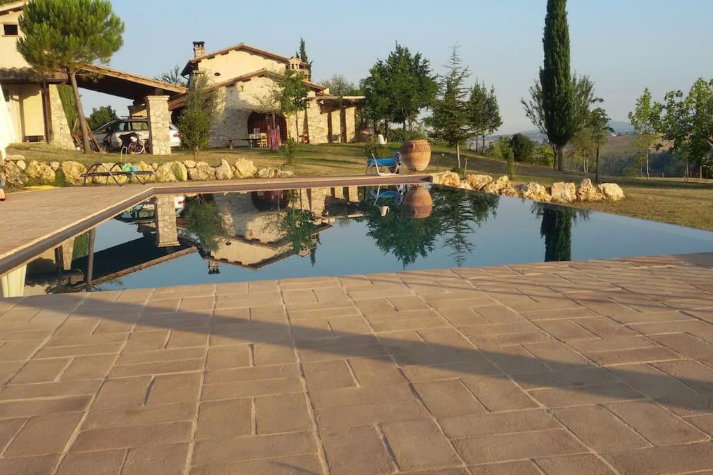Country House Pacifici, Villa con piscina privata, Terni